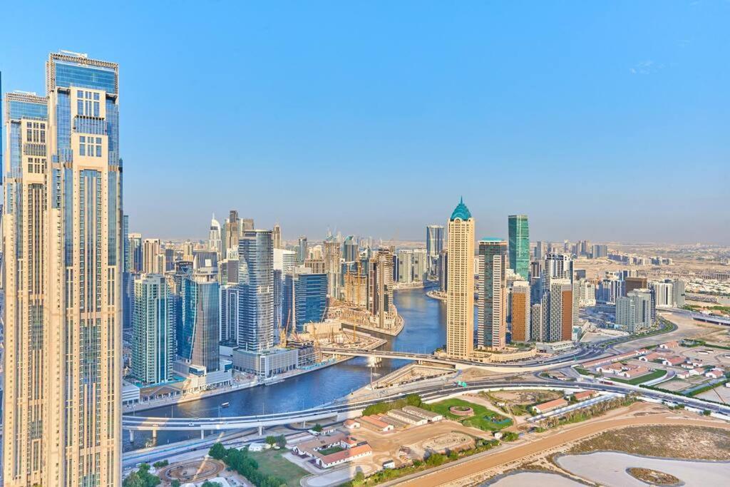 Easemytrip - Elegant 3Br On 53Rd Floor With Stunning City Views Lejlighed Dubai Eksteriør billede